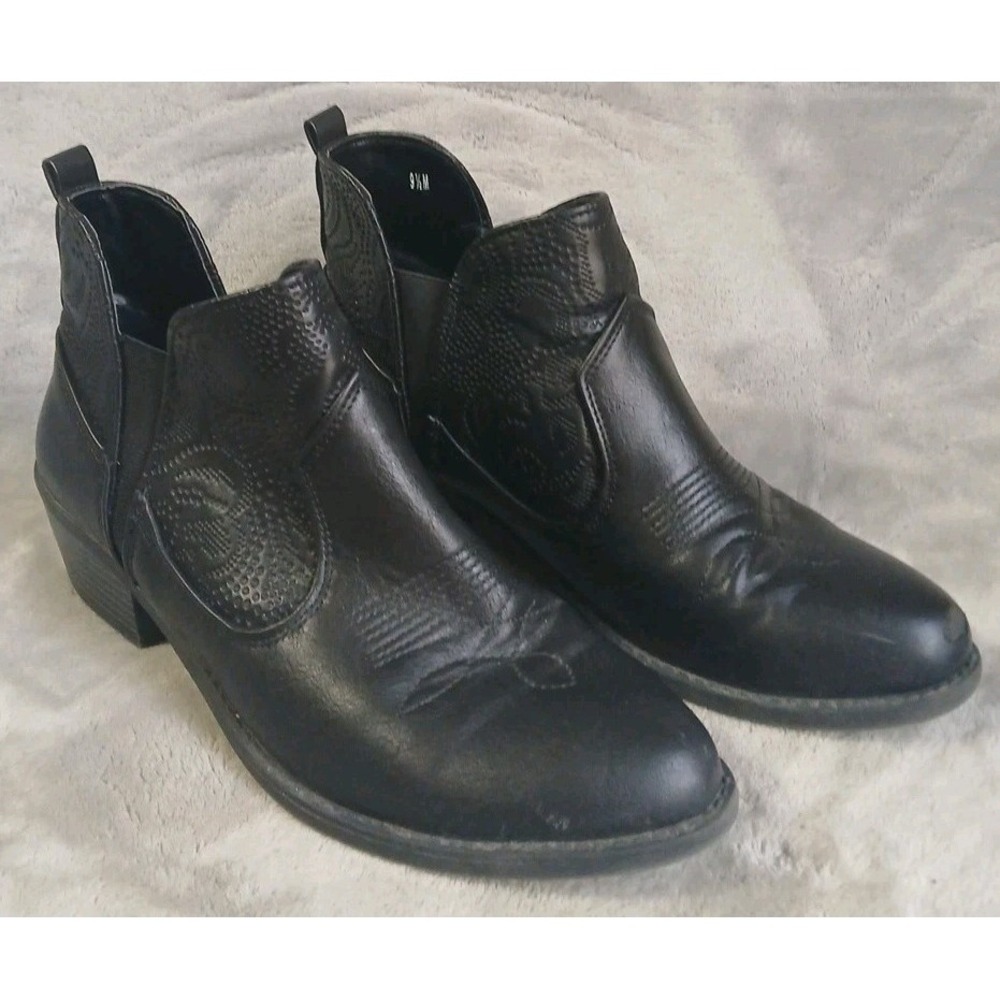 Easy Street Womens Booties 9.5 M Black Western Ankle Boots Slip On Heel READ